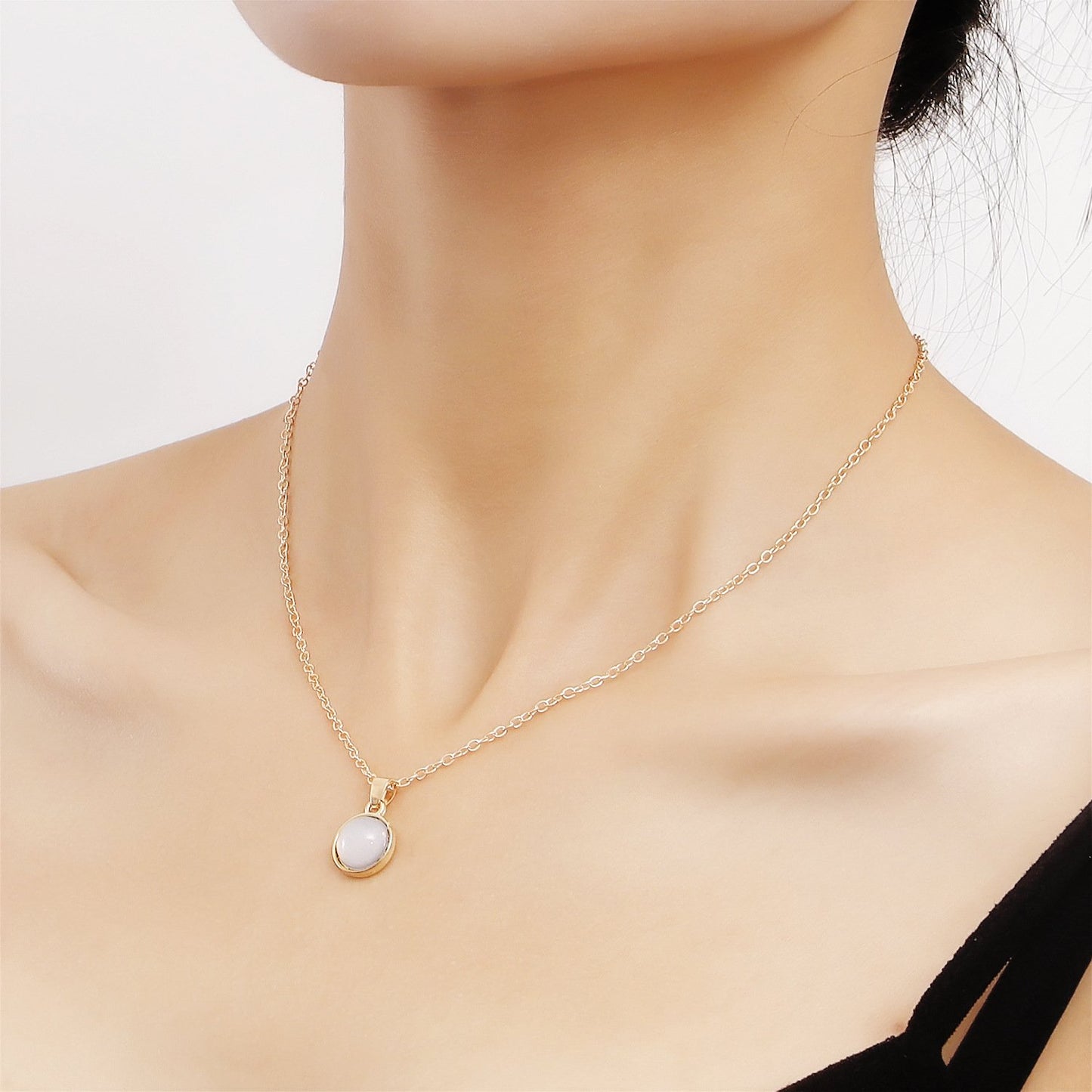 Jewelry fashion trend stacking mix and match ins retro sun god disc design white shell necklace
