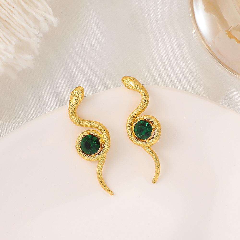 Temperament diamond-encrusted snake-shaped earrings female retro fashion emerald winding small snake earrings earrings ins tide