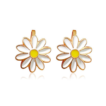 Mori small fresh small daisy earrings super fairy cute girl dripping oil flower ear buckle students all-match earrings