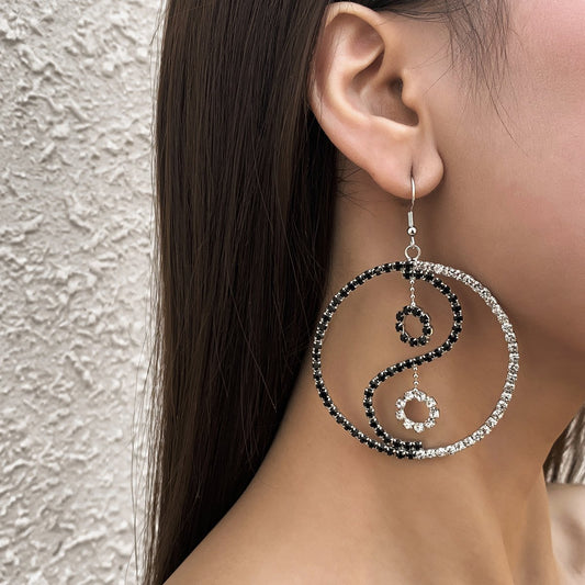 Fashion Simple Geometric Big Circle Earrings Retro Trend Metal Diamond Taichi Stud Earrings Women
