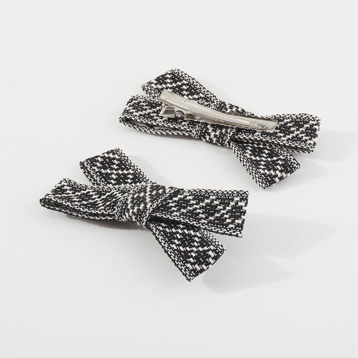 F53 French light luxury niche sweet bow hair clip small fragrant fashion knitting black and white contrast color duckbill clip