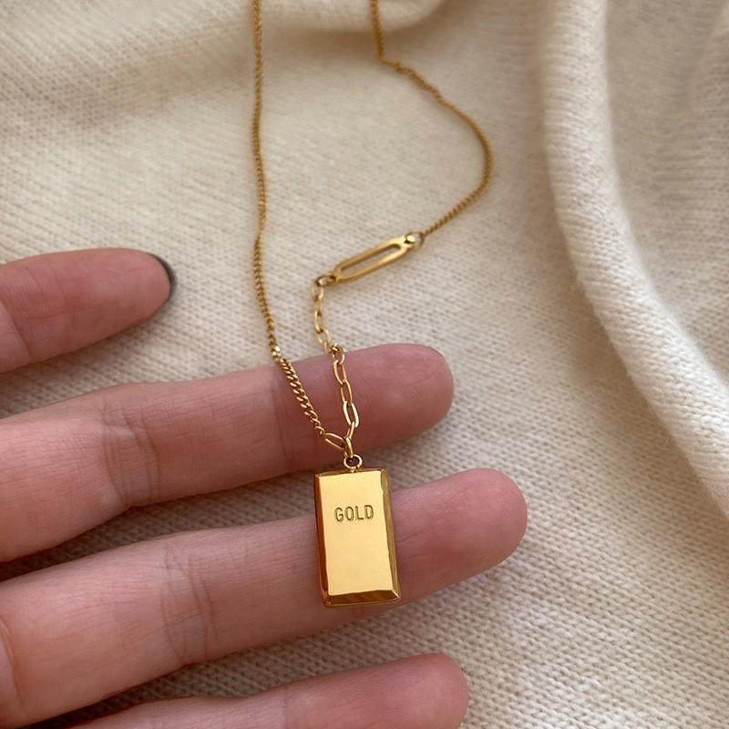 Lucky and rich small gold bar square brand necklace women's light luxury niche titanium steel clavicle chain year tide does not fade