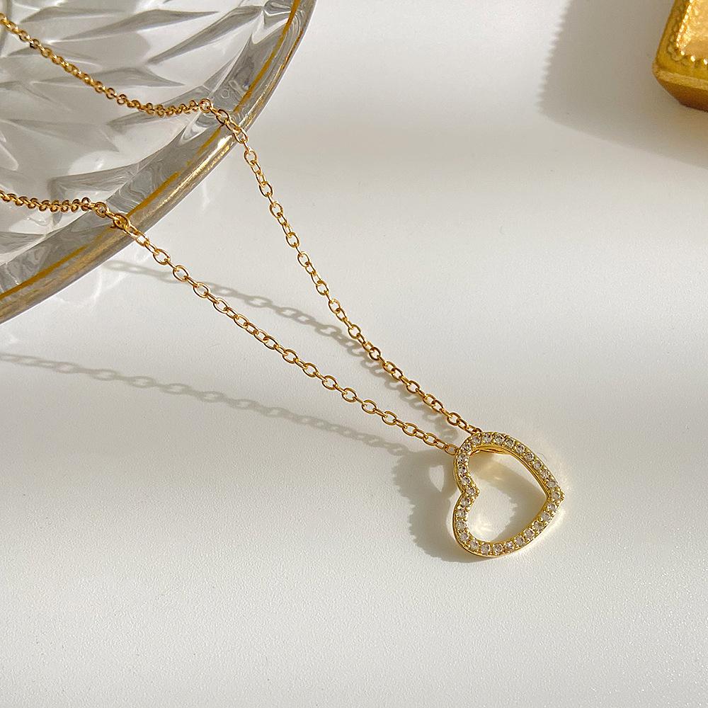 Ins full diamond love necklace female fashion light luxury niche design geometric hollow peach heart pendant clavicle chain