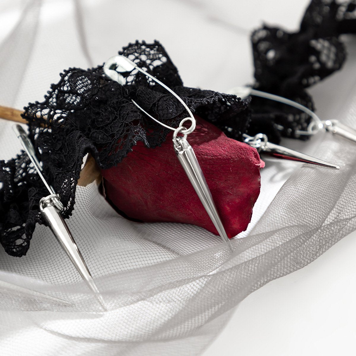 Jewelry sweet cool dark brooch rivet necklace choker female simple tassel lace necklace