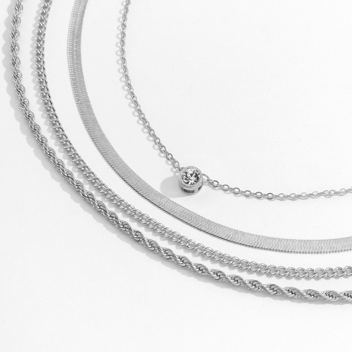 Jewelry Metal Versatile Snake Bone Chain Necklace Female Hip Hop Fashion Inlaid Rhinestone Pendant Necklace