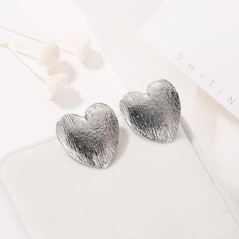 Trendy Heart Earrings Exaggerated Atmosphere Metal Frosted Retro Earrings Fashion Hipster Jewelry