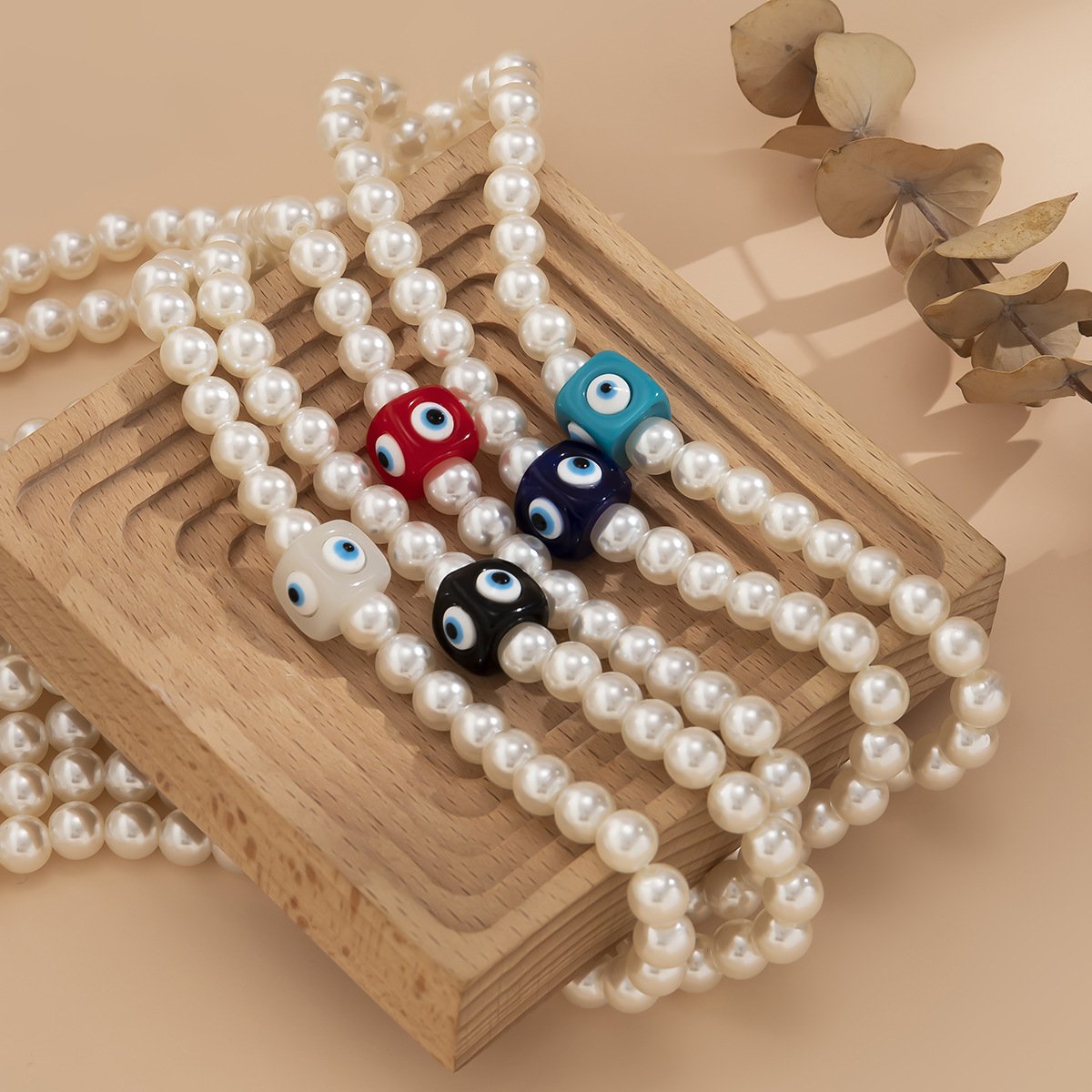 Simple cold beaded imitation pearl color eye necklace sweet cool three-dimensional square pendant single-layer necklace female