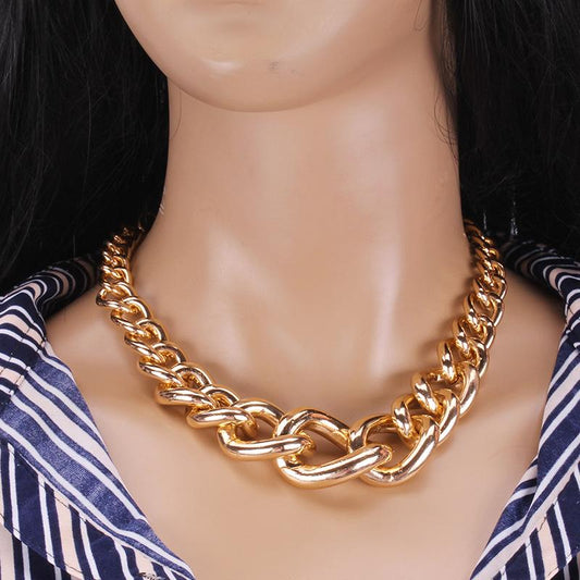 Jewelry Simple Fashion Exaggerated Metal Short Necklace Hand Connected Versatile Necklace Clavicle Chain