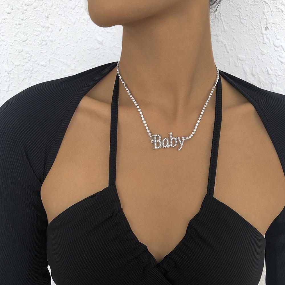 N927 cold fashion simple necklace imitation pearl claw chain small fragrance necklace baby letter geometric pendant