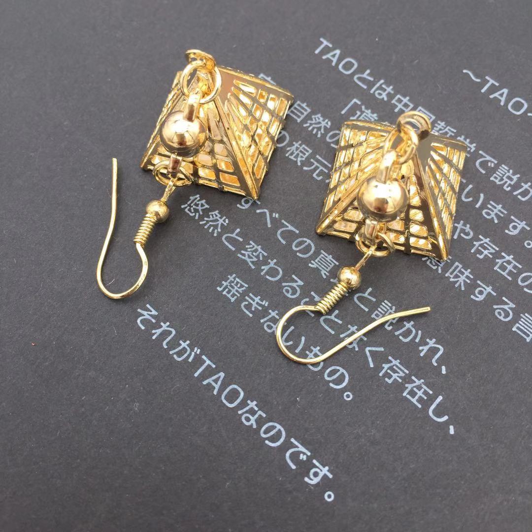 Pyramid Imitation Zircon Earrings Earrings OL Versatile Ladies Earrings Fashion Jewelry