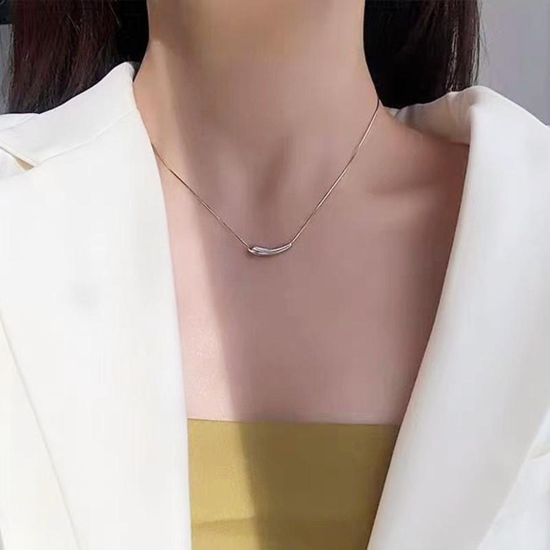 Niche design sense small eggplant necklace women's titanium steel clavicle chain fashion personality pendant ins cold necklace