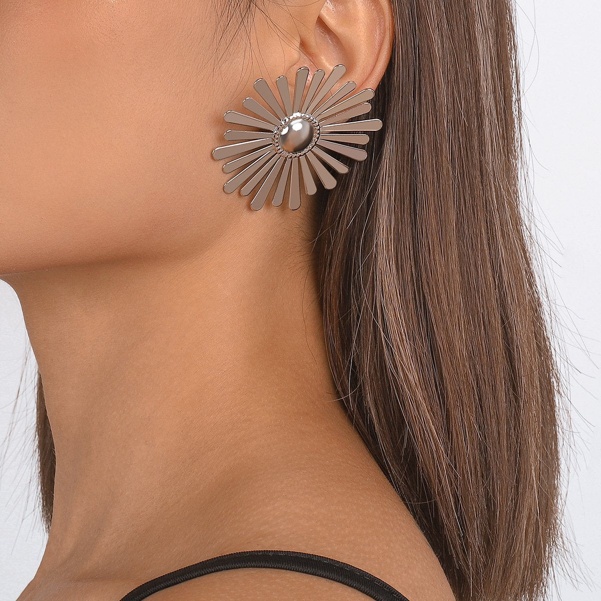 E196 Personality Design Niche Sunflower Glossy Earrings Cold Niche Sunflower Metal Earrings