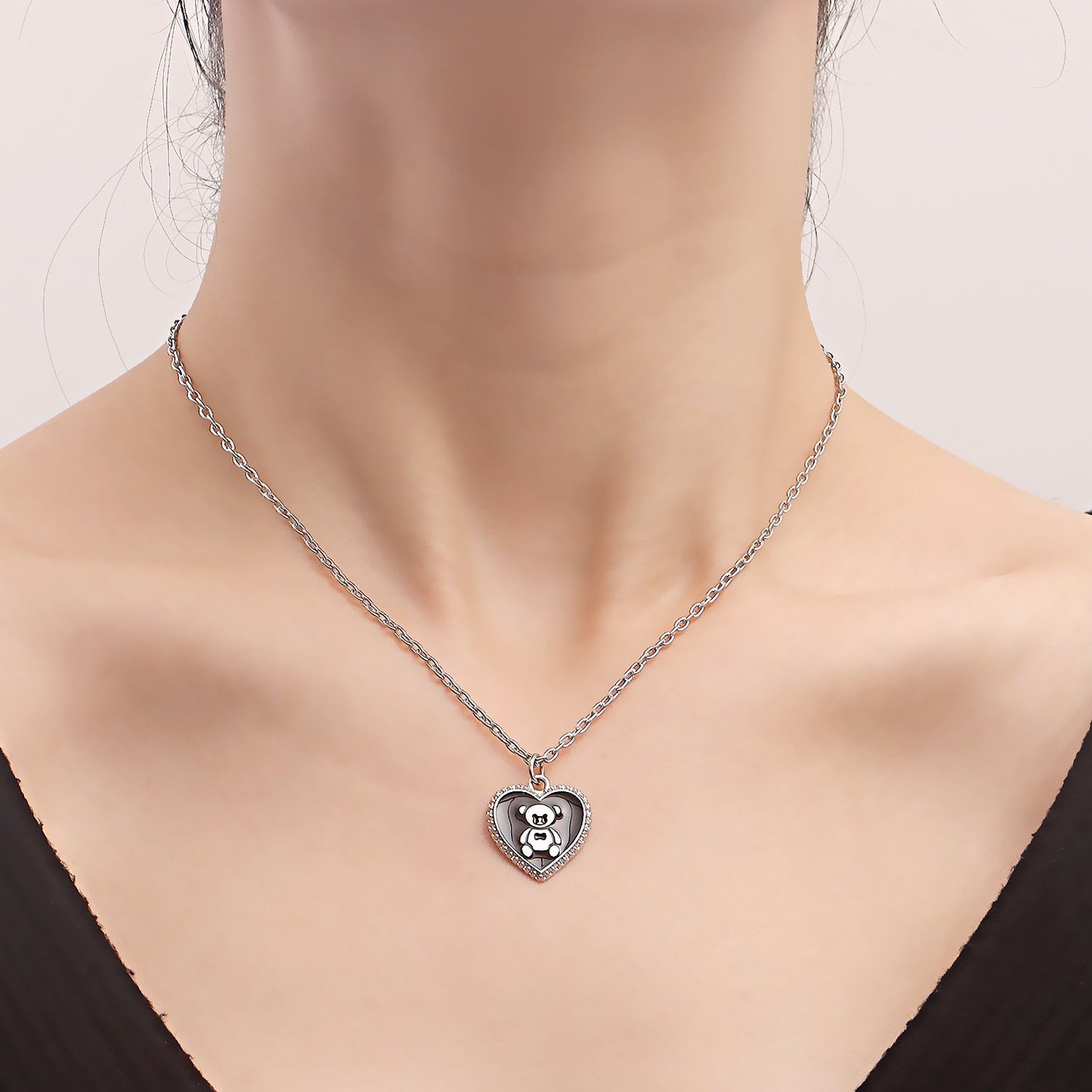 Jewelry simple single-layer black love bear pendant necklace female necklace does not fade