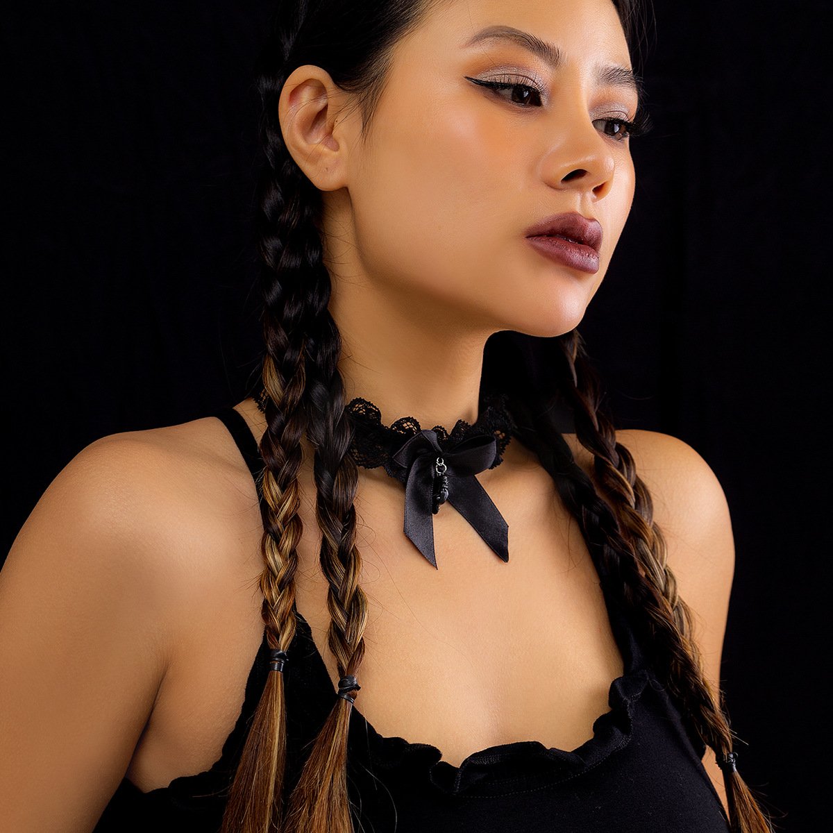 Jewelry Sweet Cool Hollow Fabric Necklace Necklace Women's Dark Lace Bow Skull Necklace