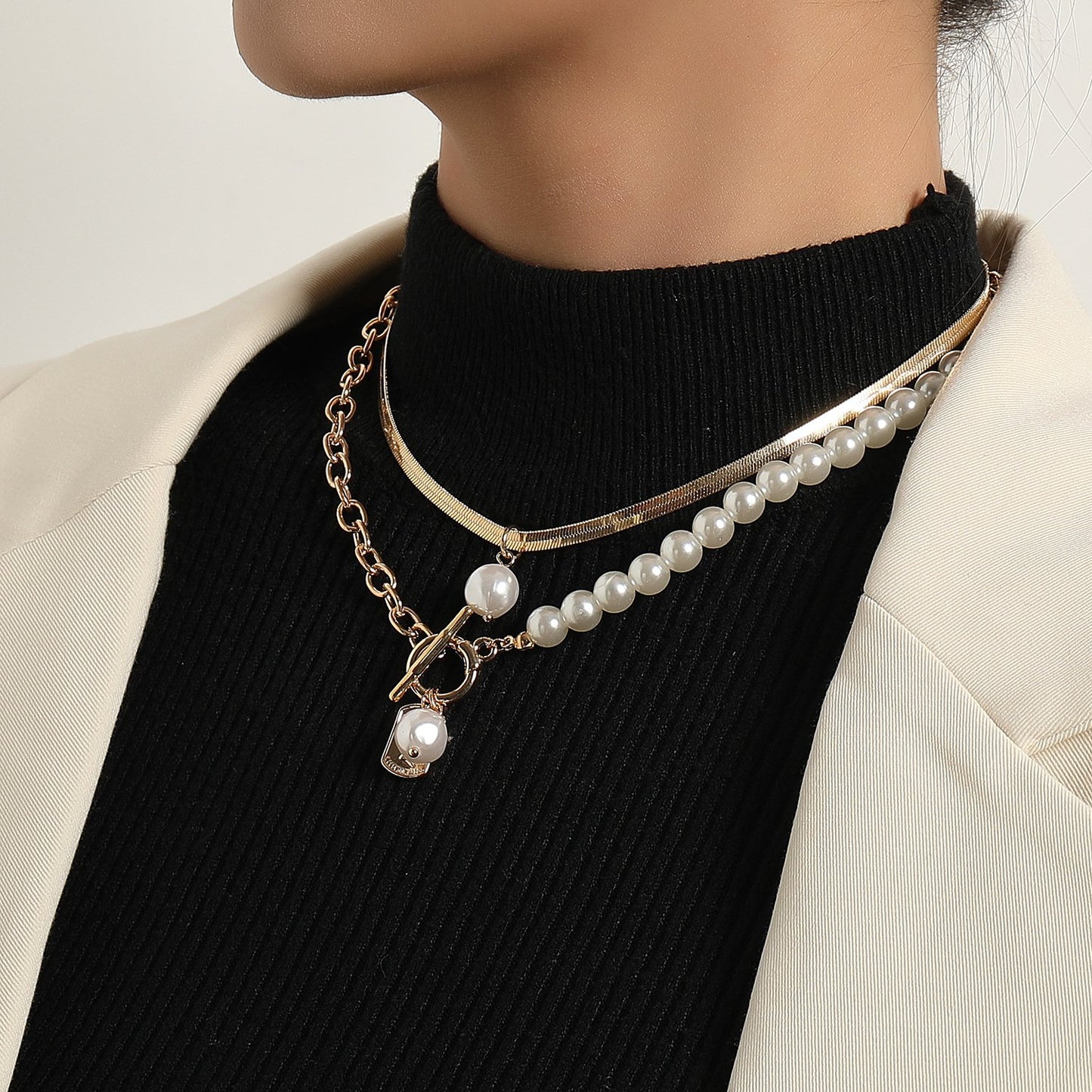 Jewelry OT Buckle Crown Queen Pearl Pendant Necklace Women's Explosive Style Snake Bone Square Brand Necklace