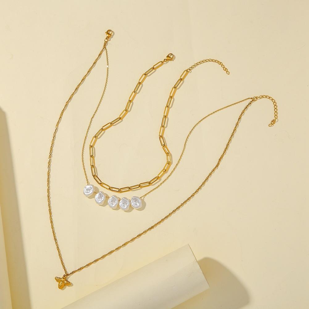 Titanium steel color-preserving bee necklace multi-layer irregular pearl pendant adjustable small animal jewelry