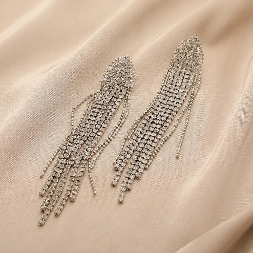 Explosive models full of diamond tassels long earrings fashion temperament show face small earrings ladies accessories