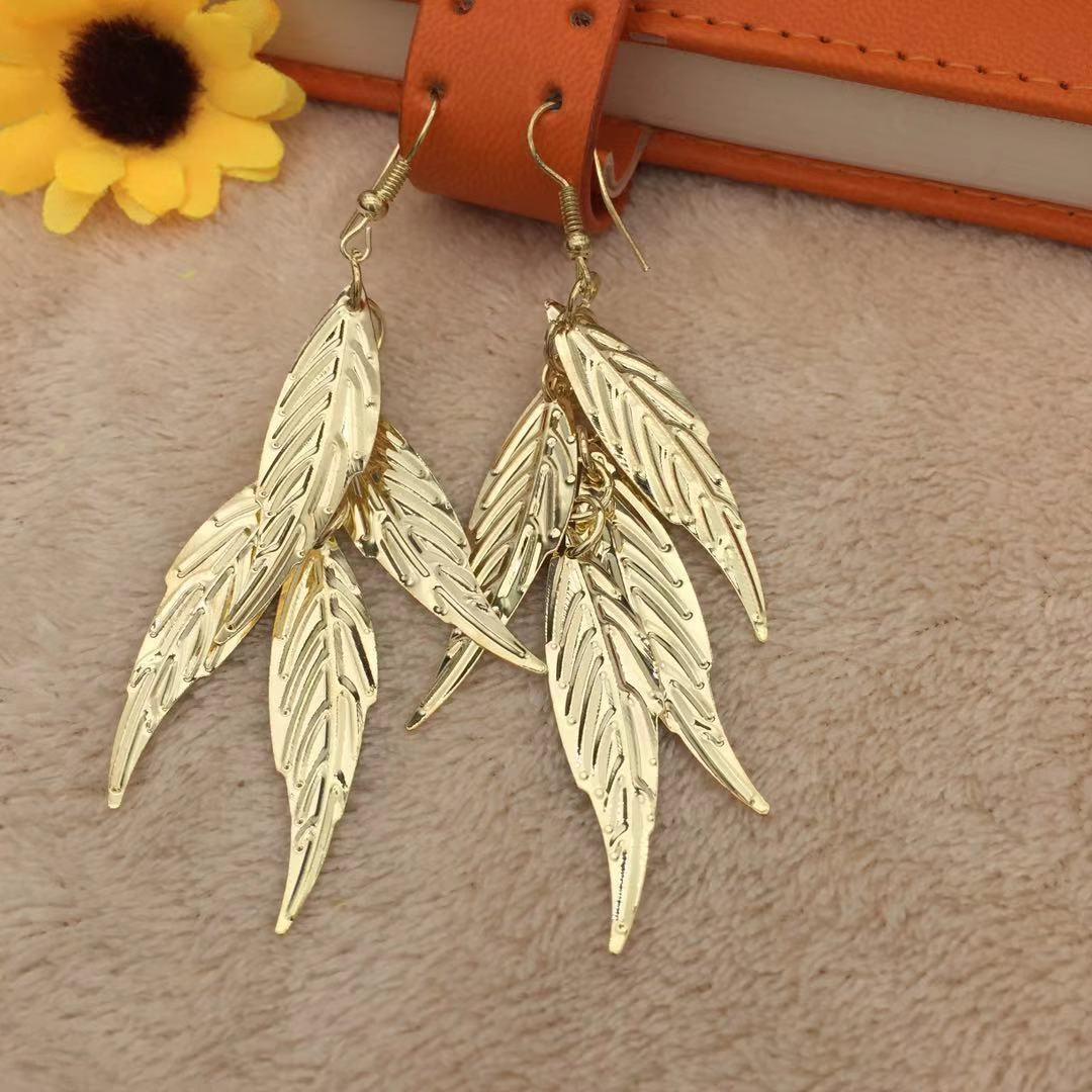 Four pieces of textured leaf sequin earrings popular exaggerated earrings