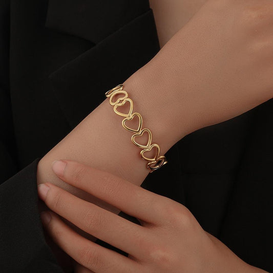 Trendy personality stainless steel hollow heart open bracelet fashion creative simple C-shaped cute bracelet