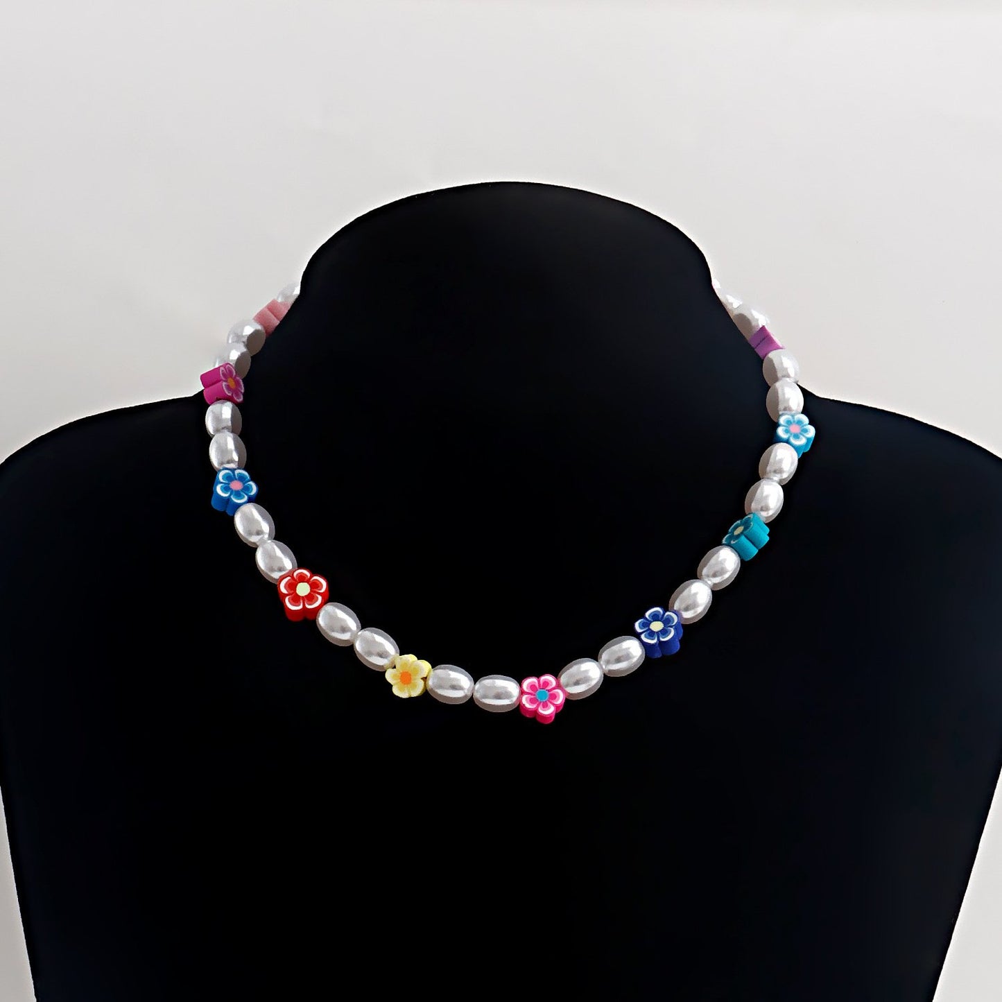 Jewelry acrylic pearl creative simple ladies necklace ins soft pottery flower pendant