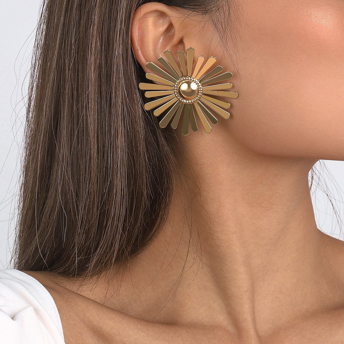 E196 Personality Design Niche Sunflower Glossy Earrings Cold Niche Sunflower Metal Earrings
