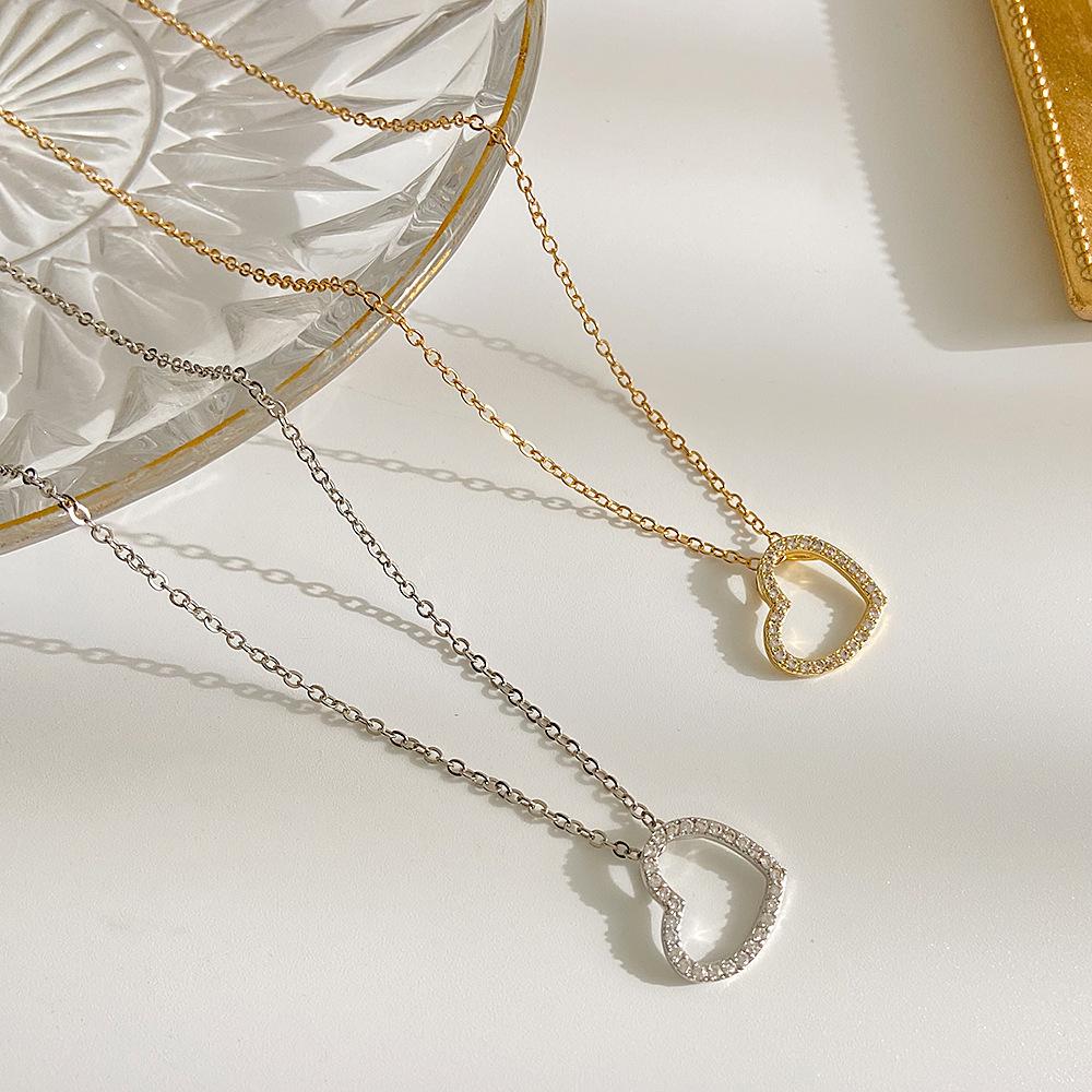 Ins full diamond love necklace female fashion light luxury niche design geometric hollow peach heart pendant clavicle chain