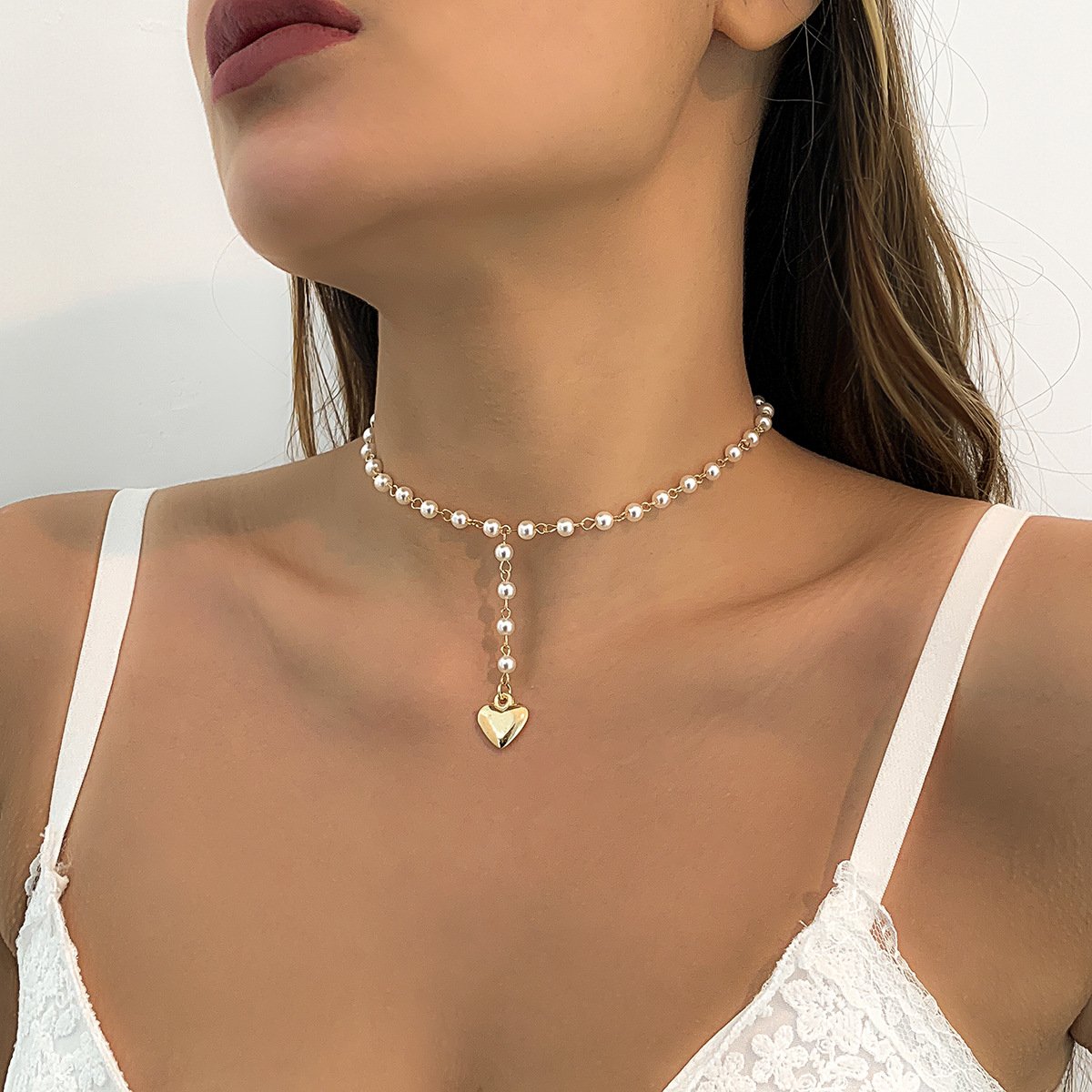 Cold Temperament Imitation Pearl Chain Clavicle Necklace Simple Metal Peach Heart Pendant Necklace Women