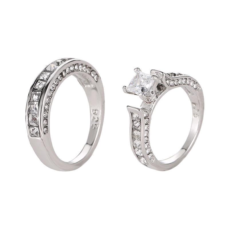 Diamond-encrusted zircon ring men and women fashion temperament metal geometric couple index finger ring personality ring