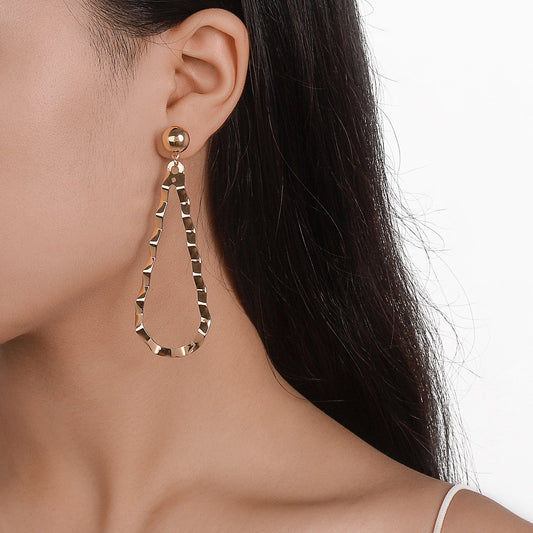 E1496 Exaggerated metal wavy pattern earrings drop-shaped several hollow earrings retro simple earrings