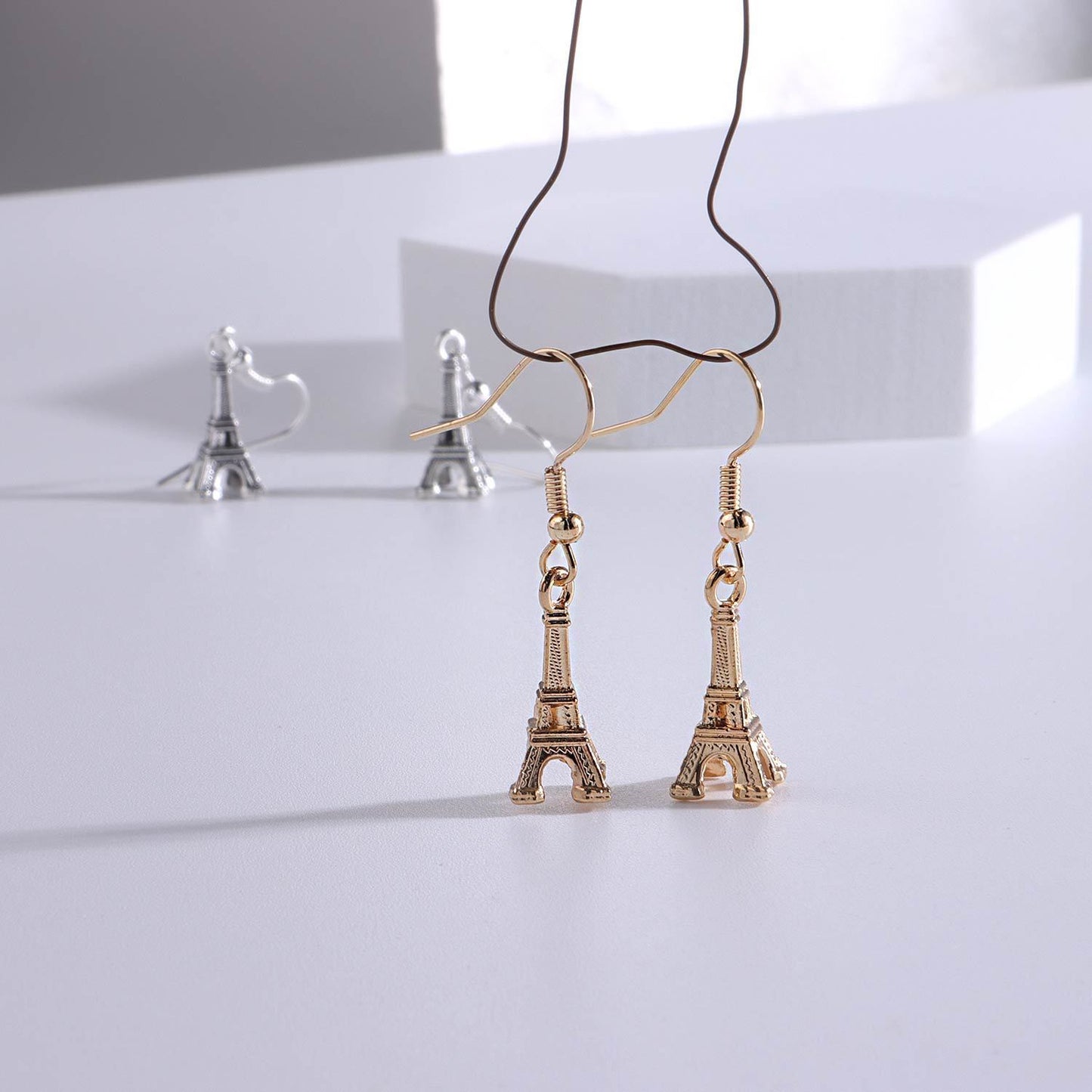 Simple, cheap and exquisite alloy iron tower party exclusive boutique lady personality earrings