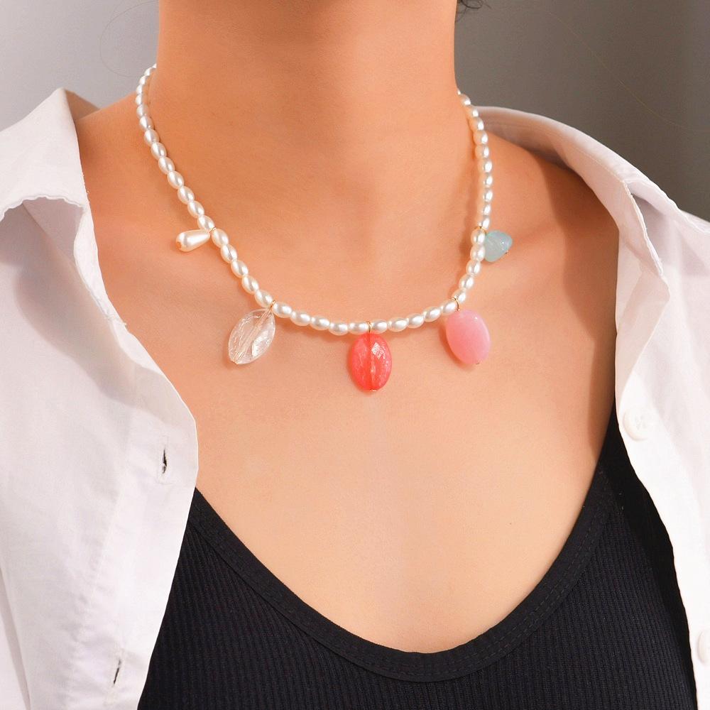 Fashion Geometric Oval Resin Acrylic Necklace Elegant Temperament Imitation Pearl Necklace Jewelry