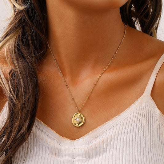 Fashion Simple Personality Advanced Sense Light Luxury Minority Stainless Steel Gold Retro Coin Pearl Short Necklace Female