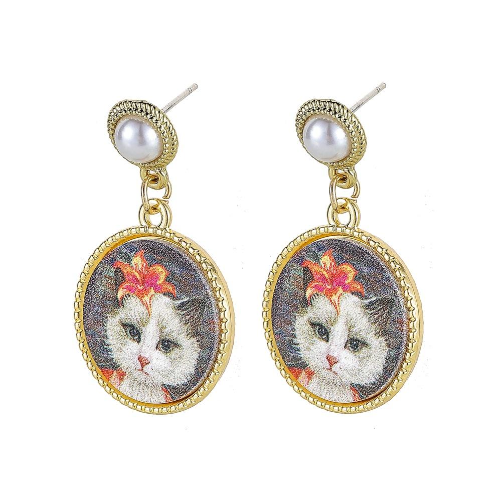 French Retro Court Cat Oil Painting Earrings Cute Animal Pattern Pearl Ladies Earrings