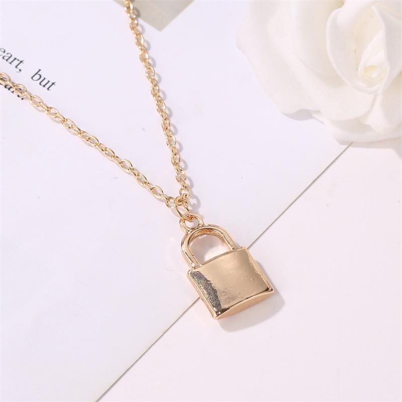 Jewelry Simple Fashion Metal Plating Lock Necklace Personality Ladies Clavicle Chain