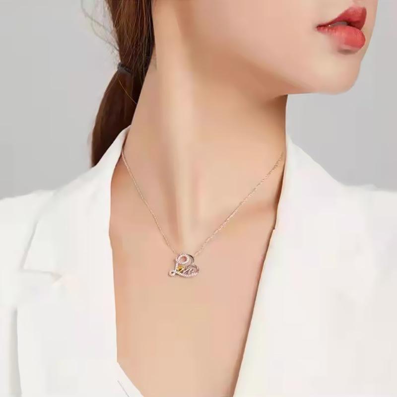 Jewelry Love-shaped Pendant Necklace Female Niche Design Sense Fashion LOVE Letter Clavicle Chain Jewelry