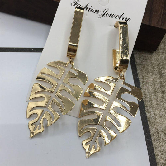Hollow-out leaf C-shaped stud earrings fashionable women's all-match earrings