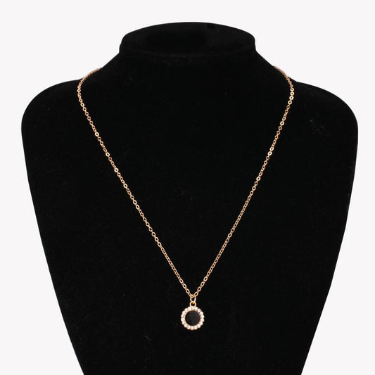 Exquisite and light luxury black love necklace women's French retro niche temperament high-end clavicle chain accessories trendy with diamonds