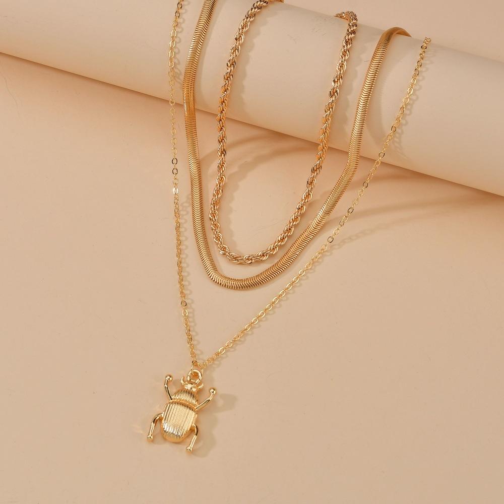 Retro Fashion Alloy Beetle Pendant Necklace Twist Snake Chain Multilayer Clavicle Chain Accessories