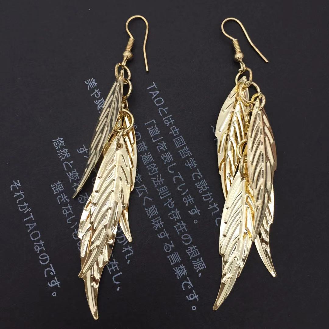 Four pieces of textured leaf sequin earrings popular exaggerated earrings