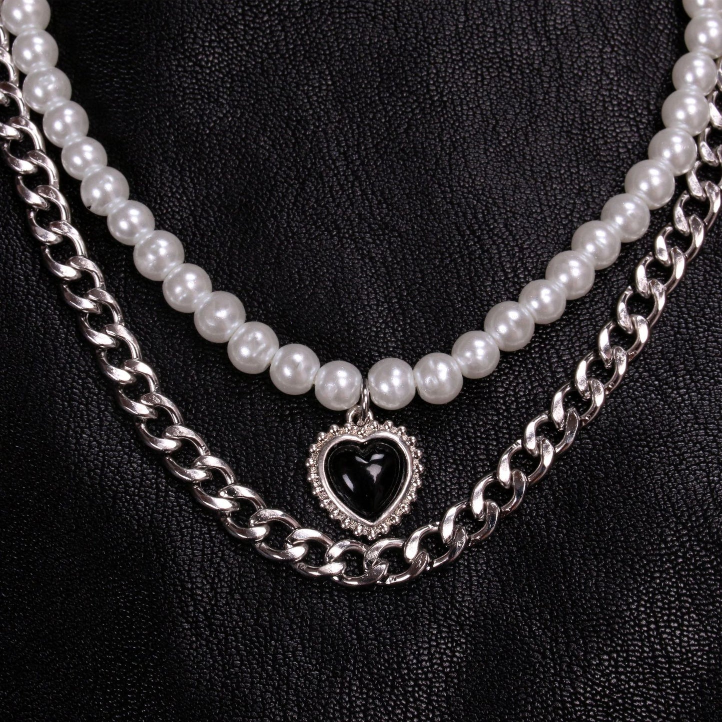 Double-layer titanium steel pearl necklace black love pendant cold temperament can be sweet and salty clavicle chain neck chain trendy