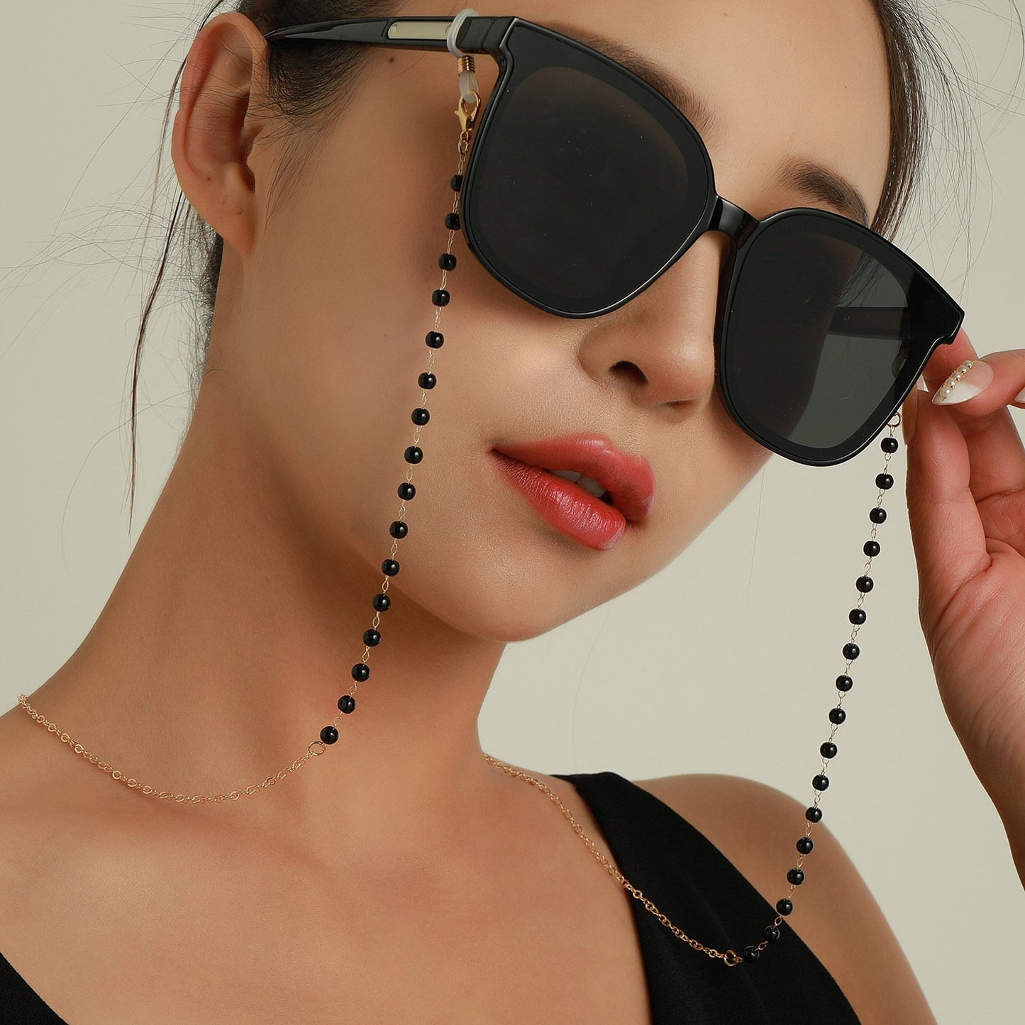 Ornament simple fashion black bead glasses chain ladies temperament multi-purpose mask non-slip lanyard