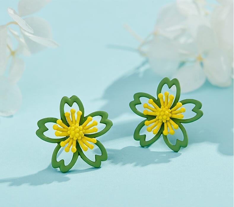 Taobao hollow small flower two-color stud earrings colorful flower paint earrings 925 silver needles