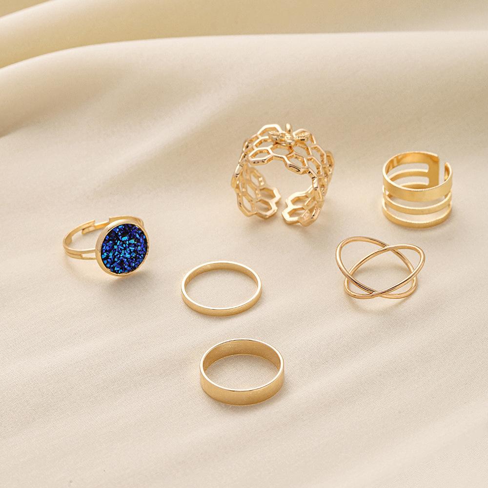 Simple fashion light luxury niche design women's metal sapphire crystal cluster honeycomb bee multi-piece suit ring