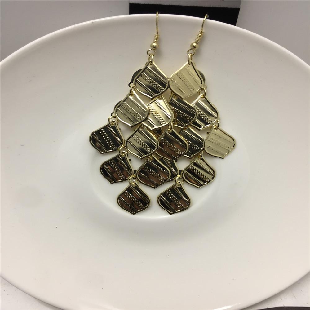 Fashionable retro personality rhombus small corrugated leaf metal sheet ladies earrings popular earrings