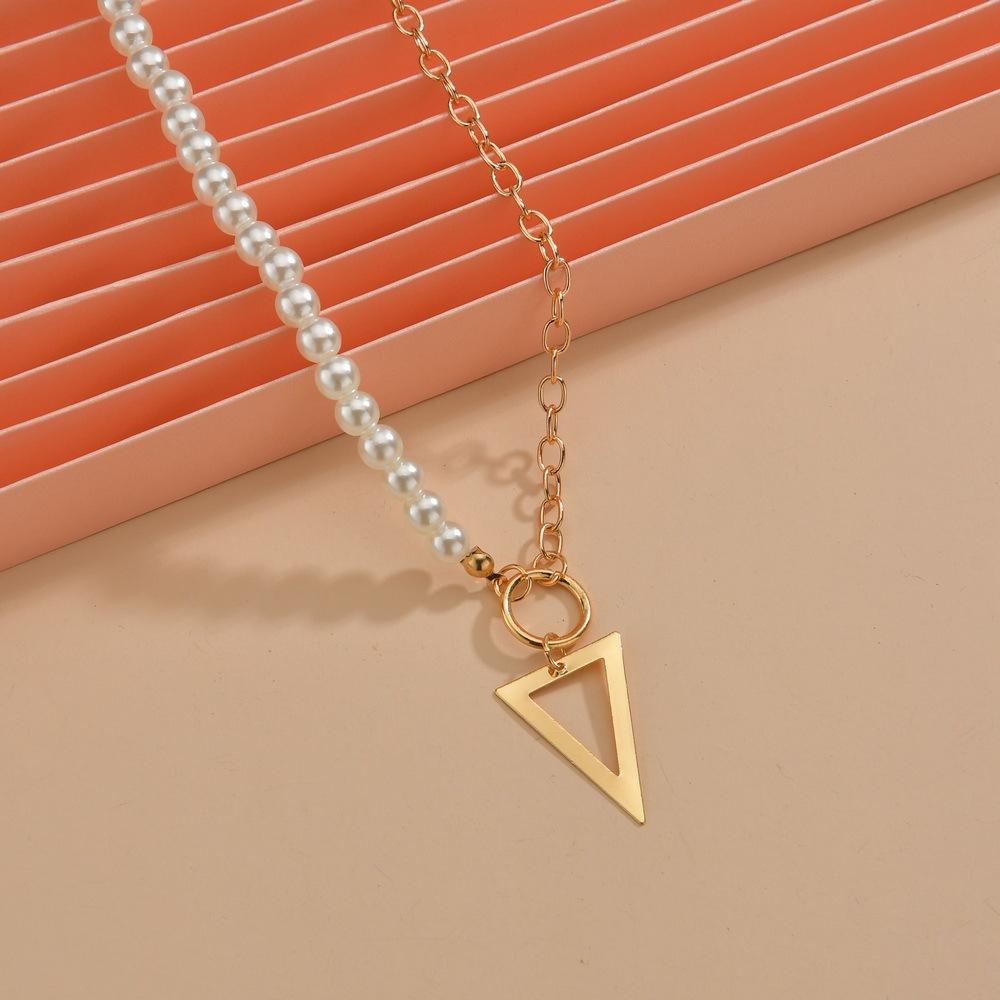 Small Fresh Triangle Pendant Necklace Fashion Imitation Pearl Necklace Ladies Accessories