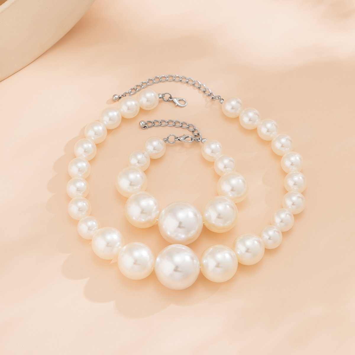 Jewelry Retro Cold Imitation Pearl Beaded Necklace Niche Design Sense Chain Clavicle Necklace