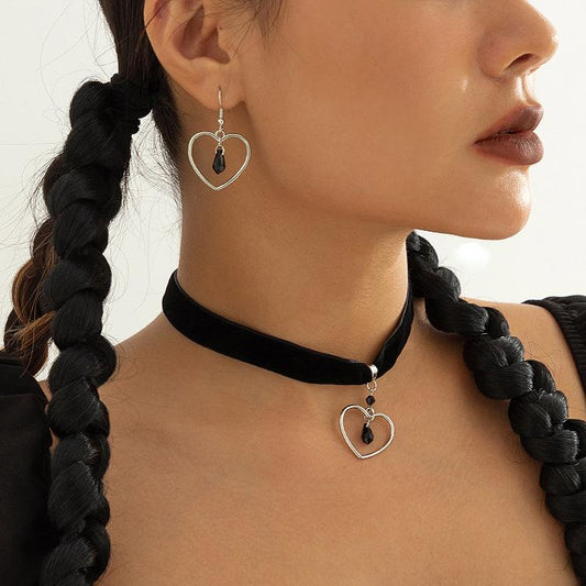 Jewelry sweet cool heart-shaped black imitation crystal necklace female simple velvet drop-shaped pendant necklace