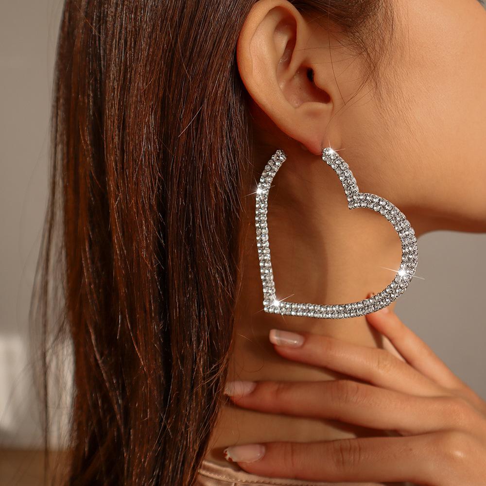 E1254 Fashion Full Diamond Earrings Exaggerated Personality Love Earrings Temperament Sweet Simple Earrings