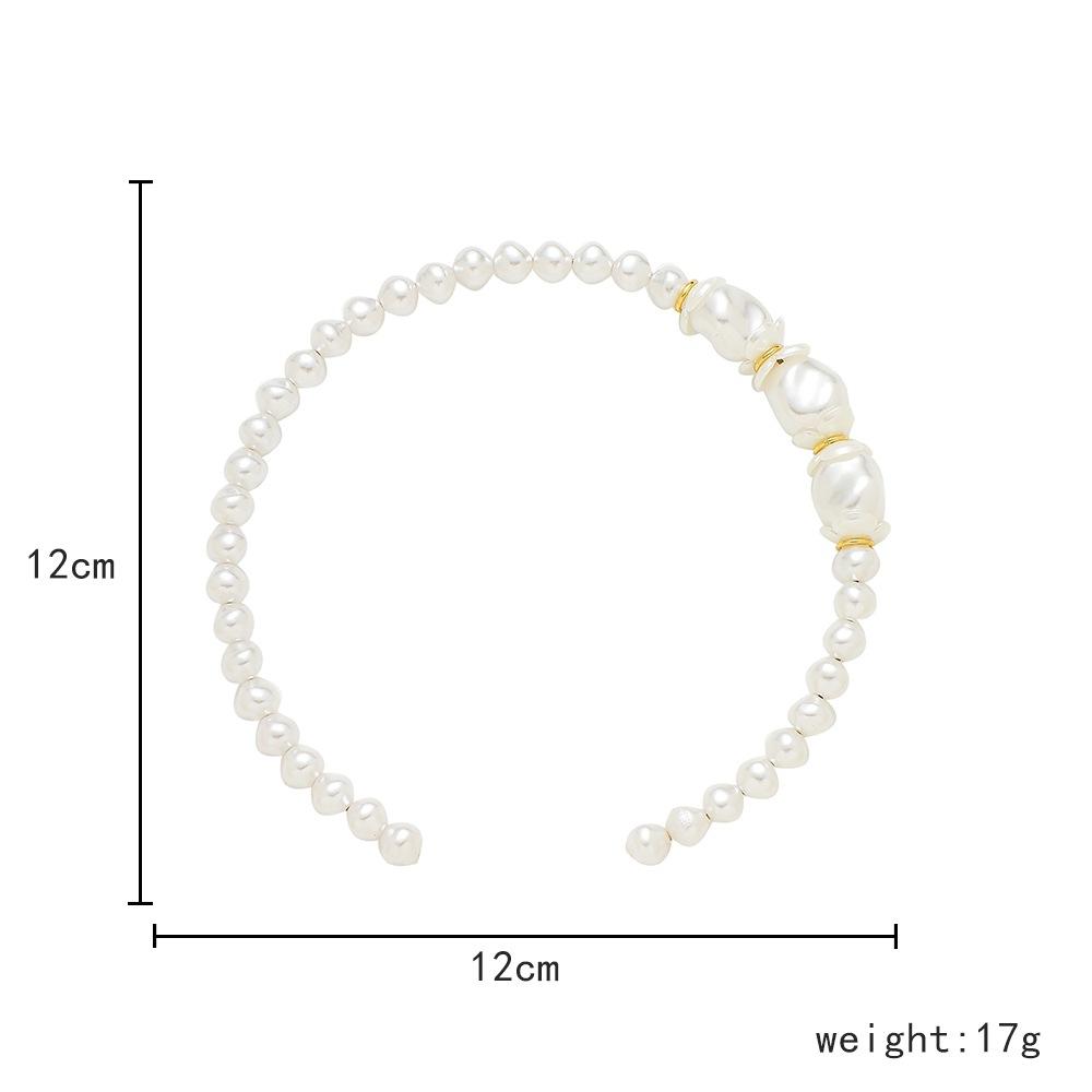 French pearl necklace year female clavicle chain ins short temperament simple niche design sense necklace