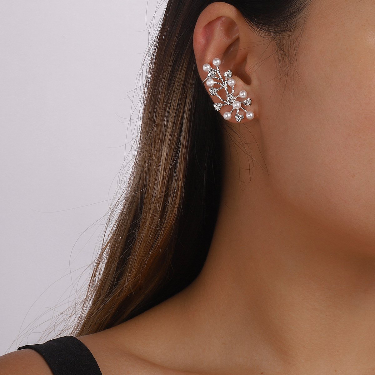 E1418 Internet celebrity simple pearl earrings retro fashion metal ear clip sweet personality earrings